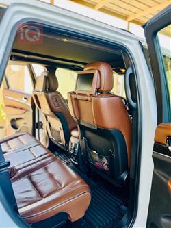 جیپ گراند شیرۆکی